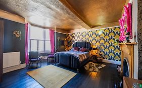 Maverick Rooms